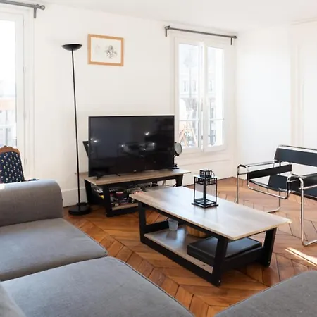 Spacious And Bright Apartment In Paris Apartamento
